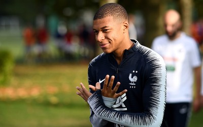 欧皇体育播报-多夫比克赛后冰敷画面